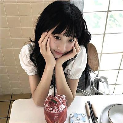 踉跄的女孩
